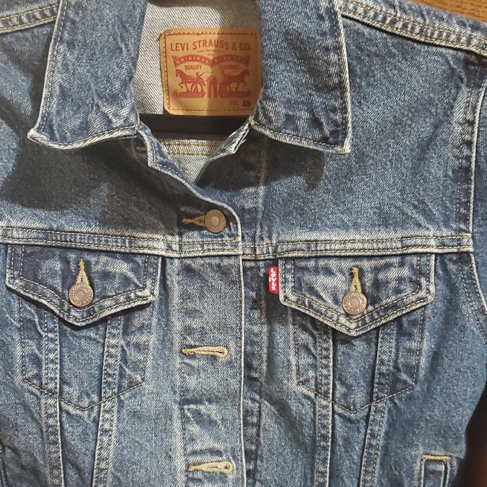 Levis Denim Jacket - Picture 2 of 2
